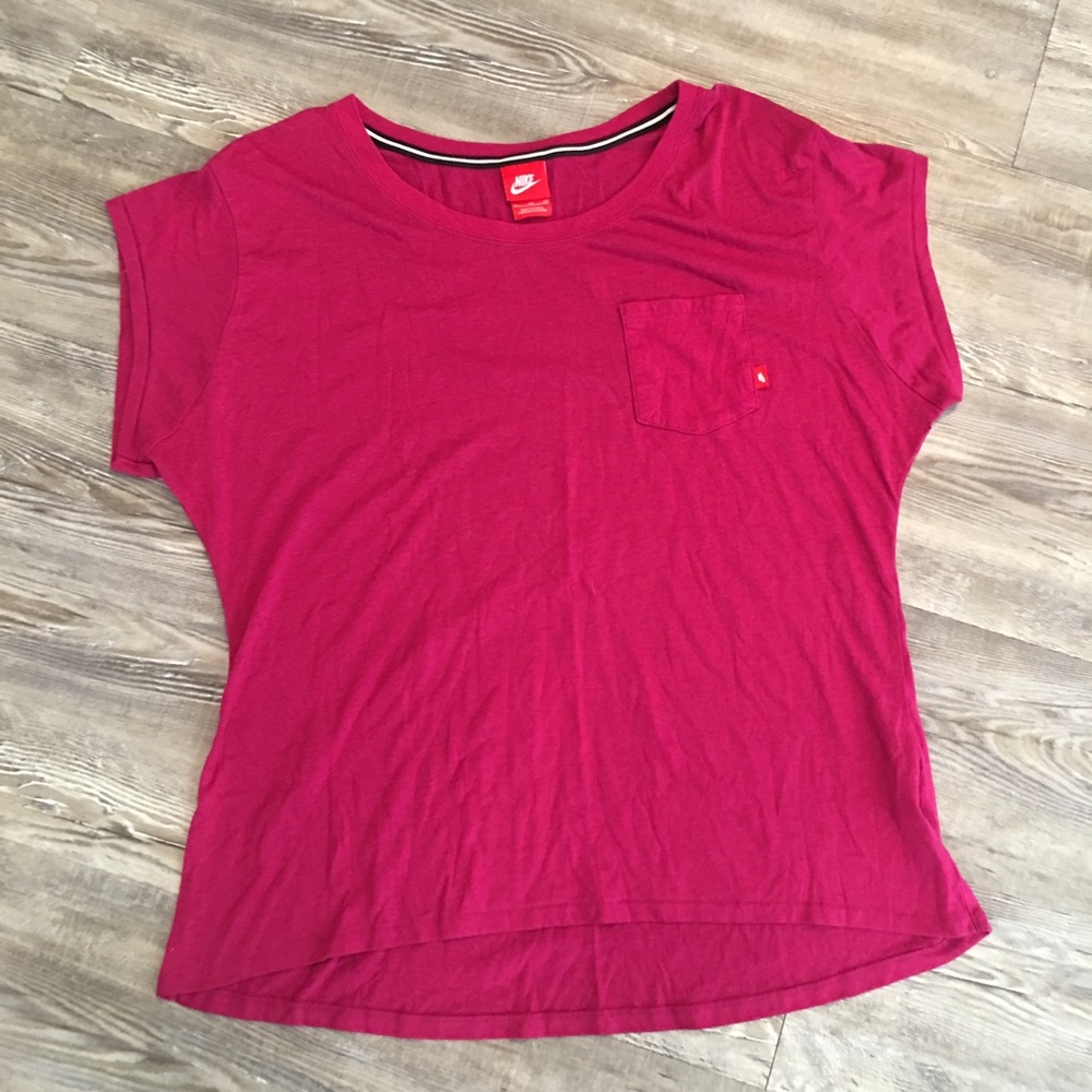 Like NEW Women’s Nike Shirt